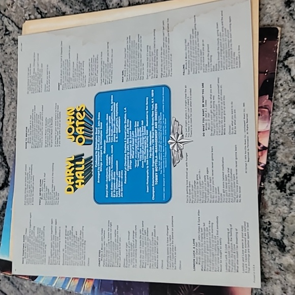 1976 Hall & Oates Vintage Vinyl Bigger Than Both of Us, Poster Included - Picture 9 of 16